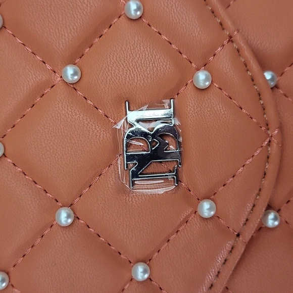 Badgley Mischka Coral Quilted Crossbody Phone Card Holder Pearl Accented NEW‎ - Picture 9 of 12